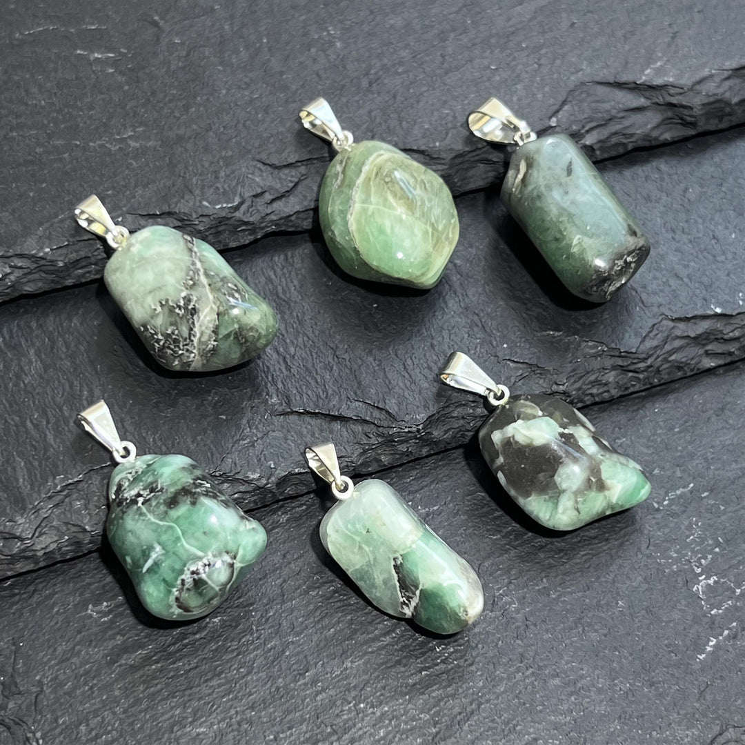 Small Emerald Tumbled Crystal Pendant (Silver Bail)