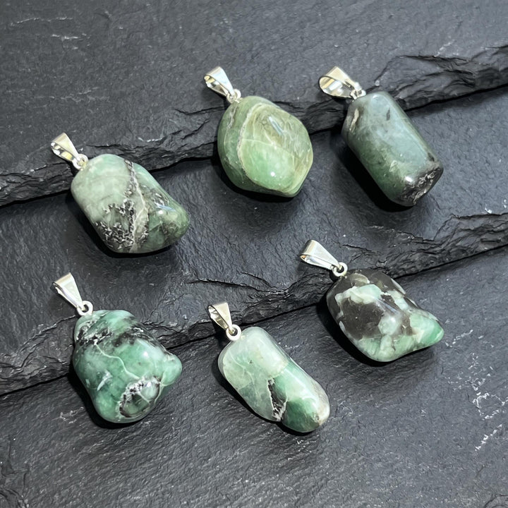 Small Emerald Tumbled Crystal Pendant (Silver Bail)