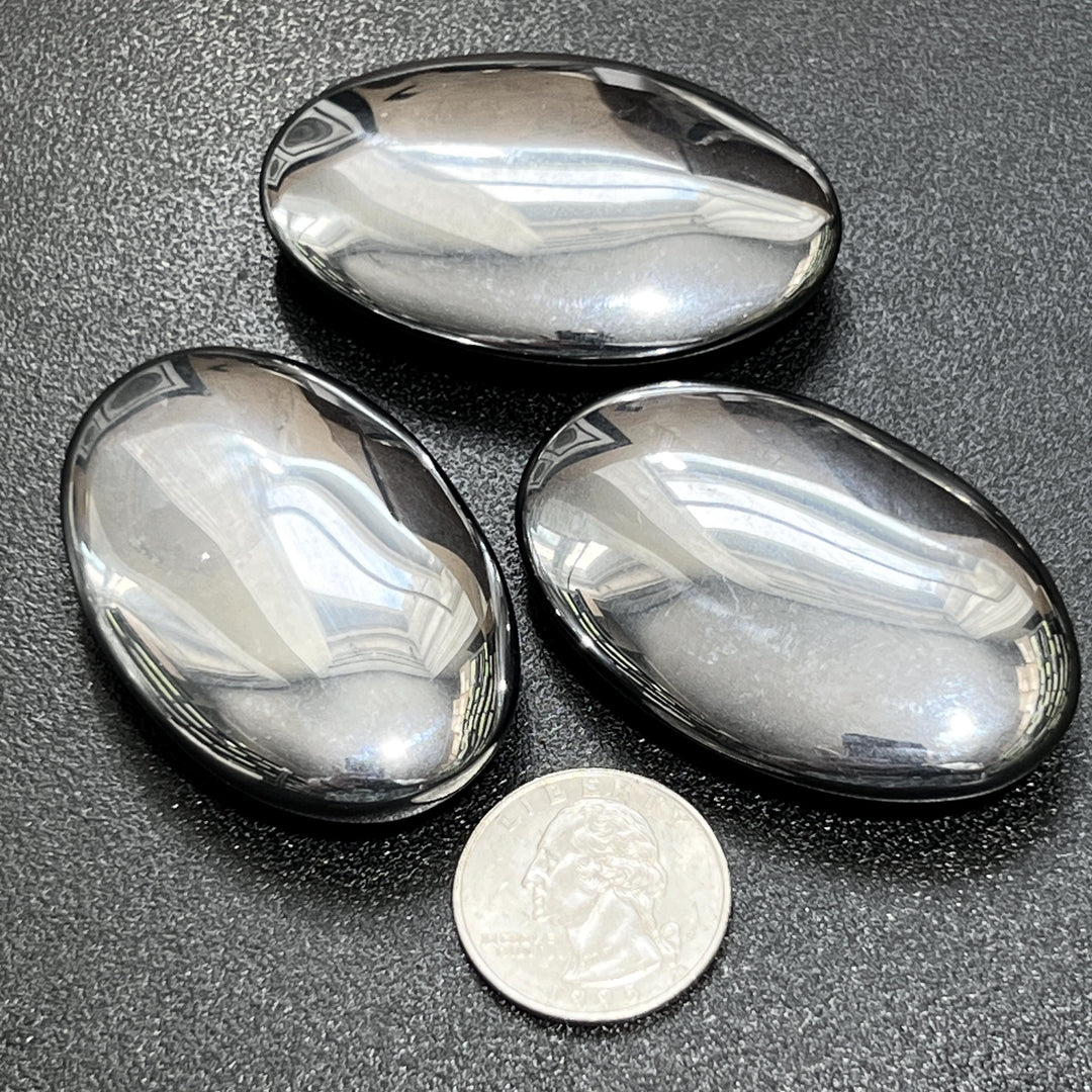 Silver Terahertz Silica Palm Stone Carving