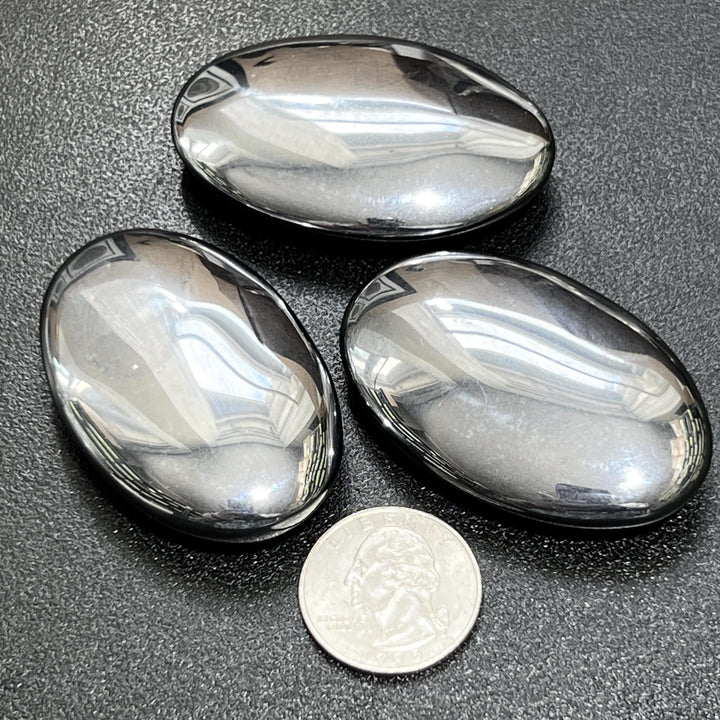 Silver Terahertz Silica Palm Stone Carving