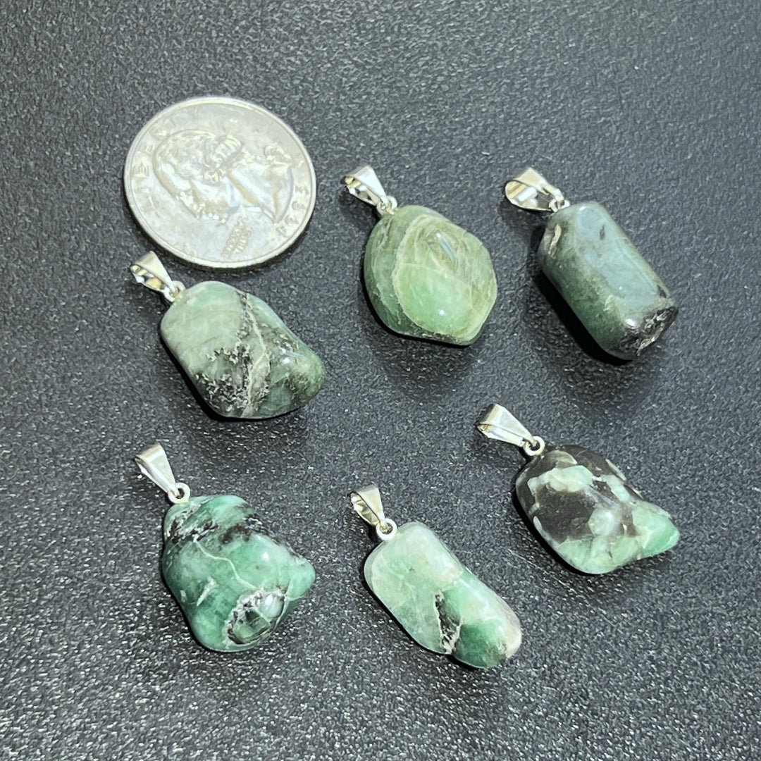 Small Emerald Tumbled Crystal Pendant (Silver Bail)