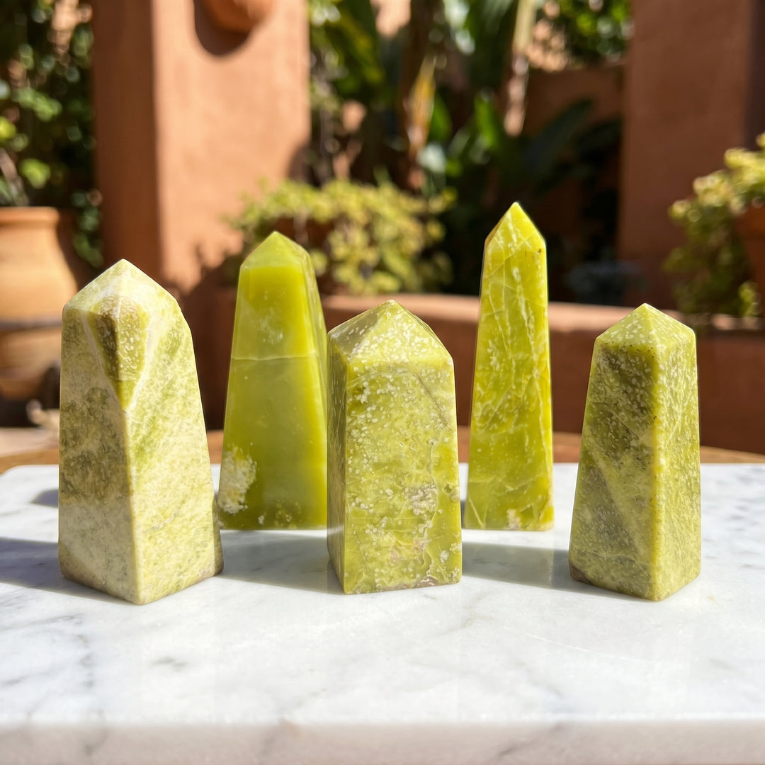 Green Serpentine Standing Tower Obelisk Point Carving