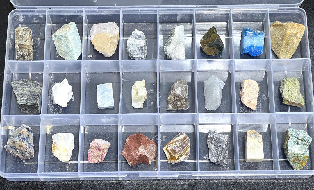 Clearance Sale Rough Rock Collection 24 Piece Box Flat Raw Crystals Minerals Rocks Glass Wholesale Gemstone Decor