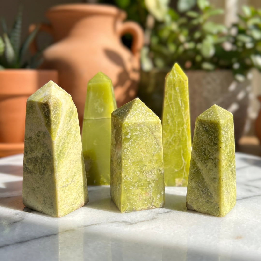 Green Serpentine Standing Tower Obelisk Point Carving