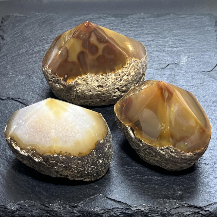 Agate Crystal Point Tower Carving
