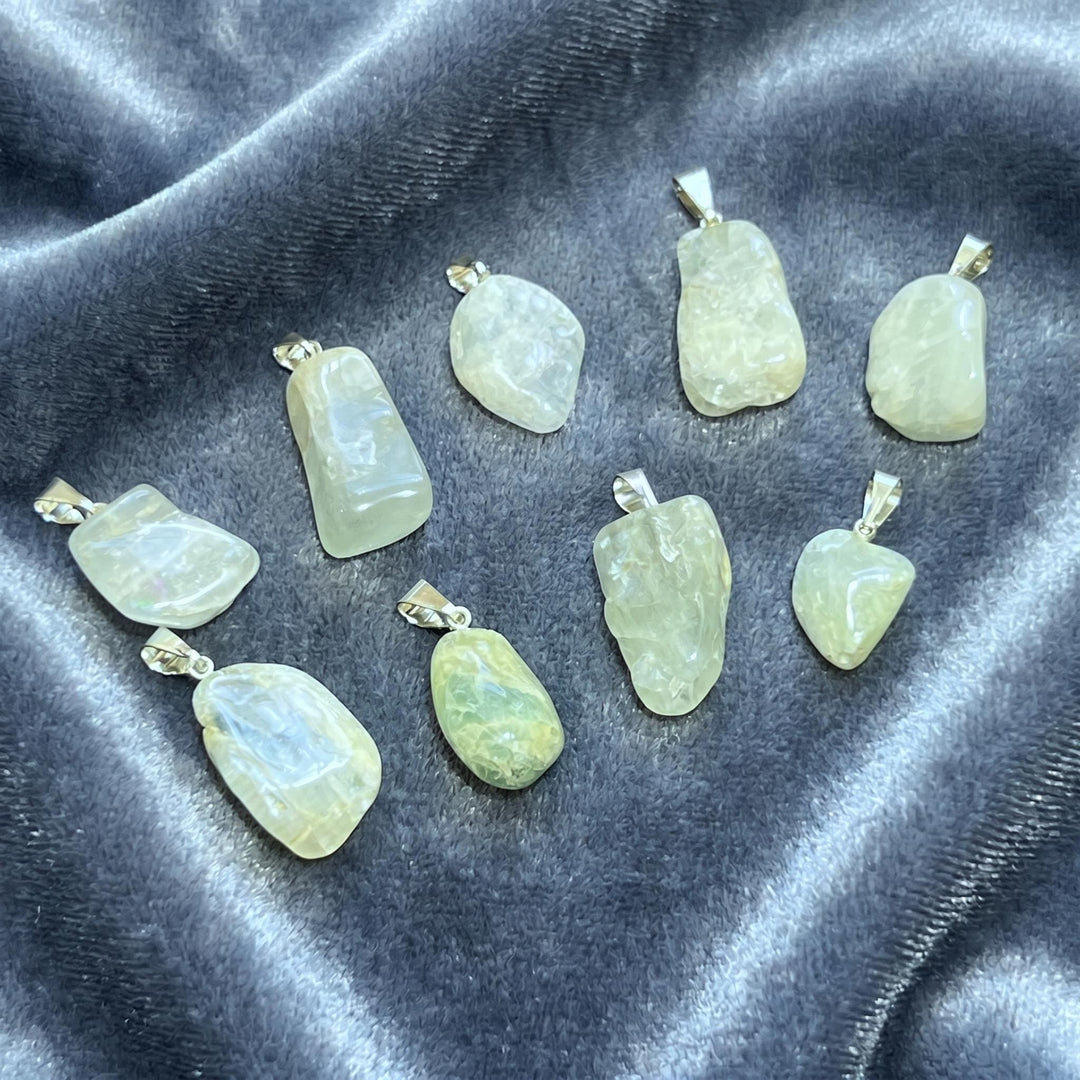 Blue Aquamarine Tumbled Crystal Pendant (Silver Bail)
