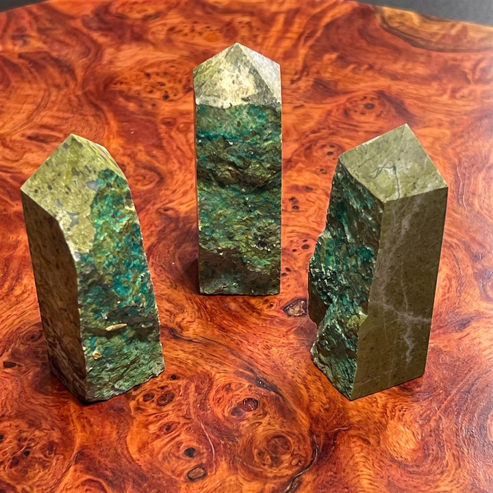 Dioptase Crystal Matrix with Copper Specs Standing Tower Carving