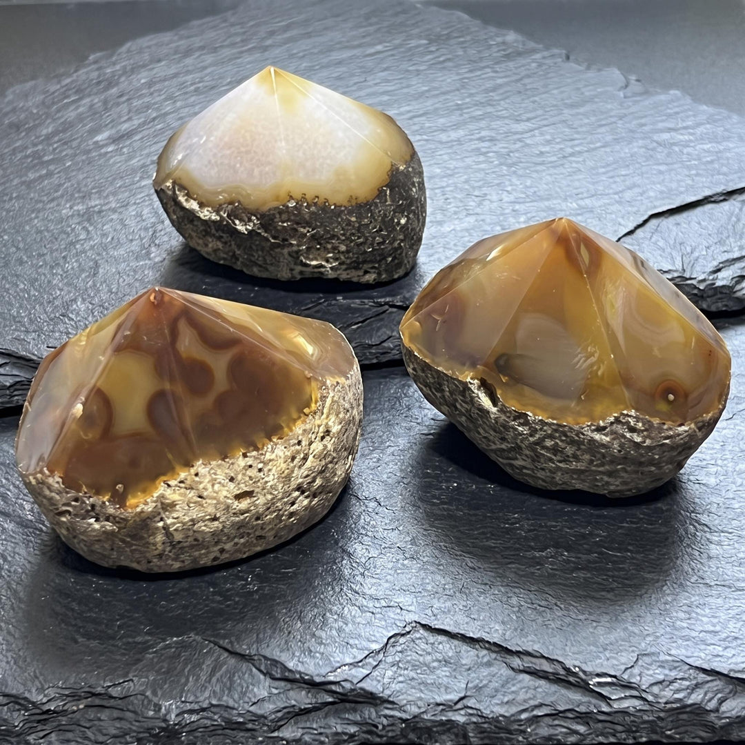 Agate Crystal Point Tower Carving