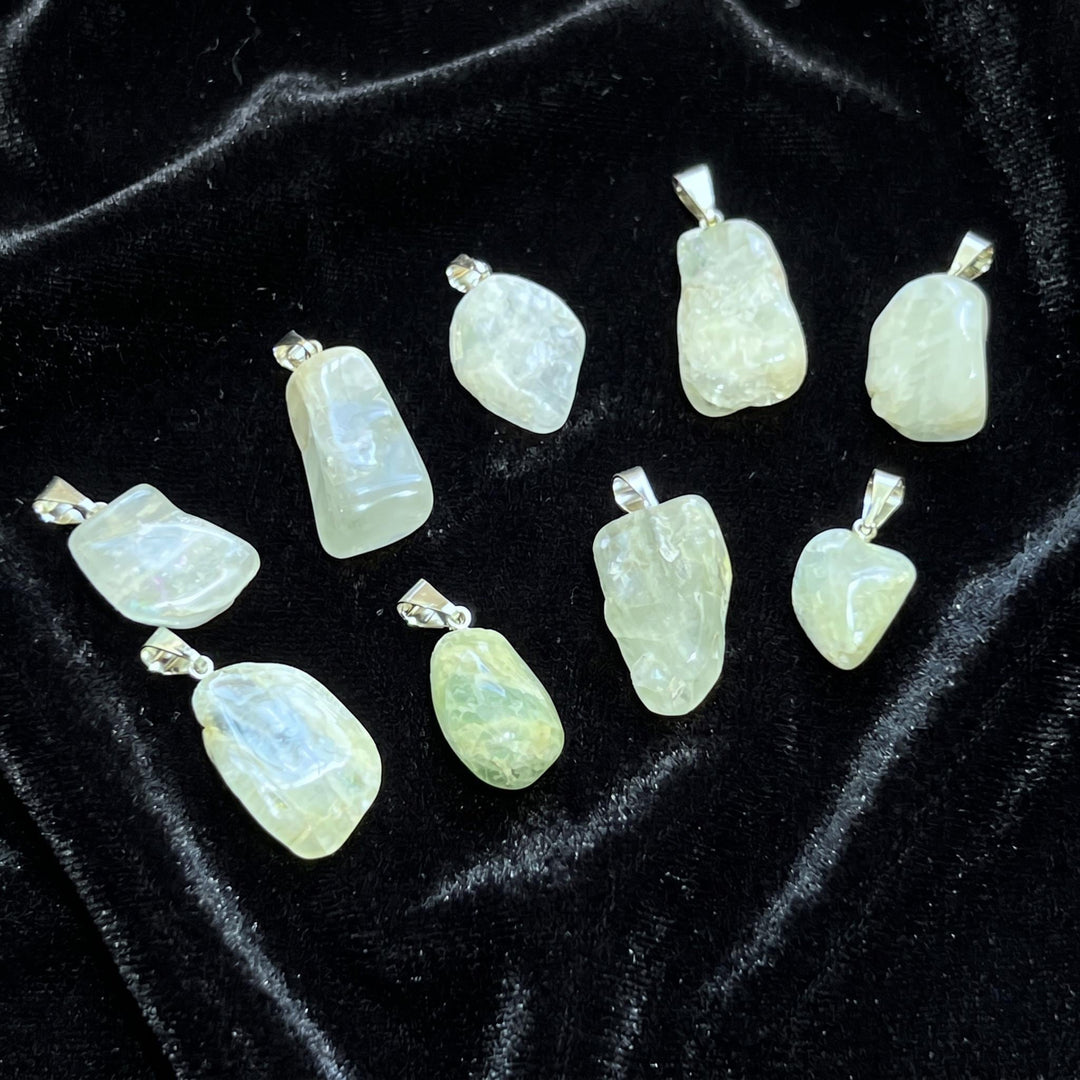 Blue Aquamarine Tumbled Crystal Pendant (Silver Bail)
