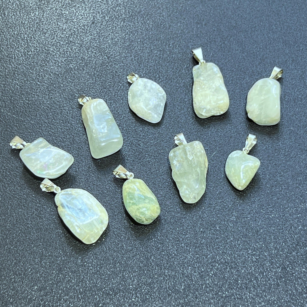 Blue Aquamarine Tumbled Crystal Pendant (Silver Bail)
