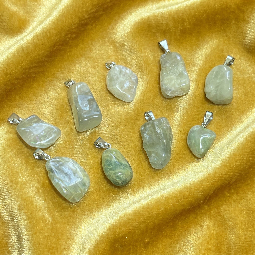 Blue Aquamarine Tumbled Crystal Pendant (Silver Bail)