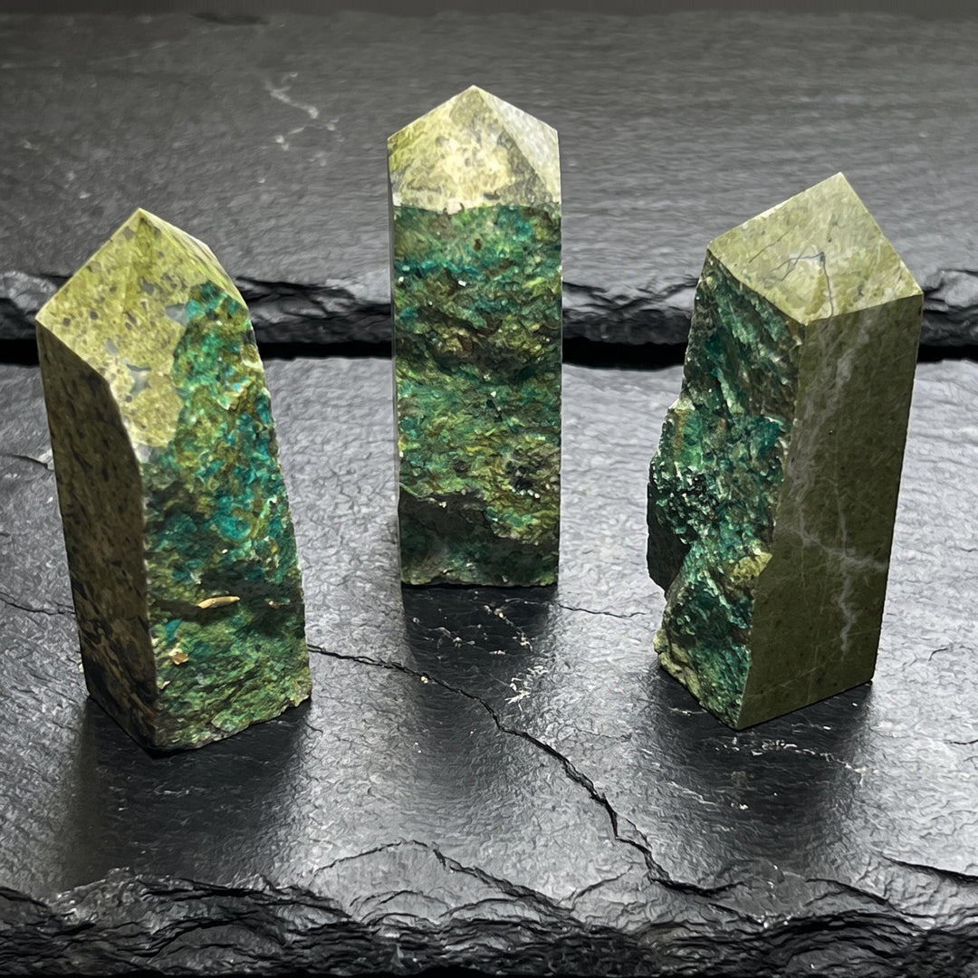 Dioptase Crystal Matrix with Copper Specs Standing Tower Carving