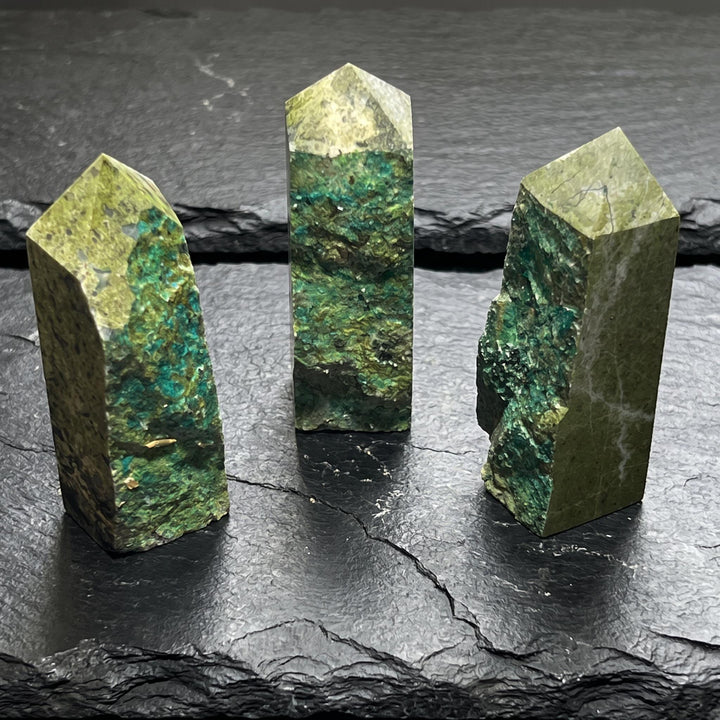 Dioptase Crystal Matrix with Copper Specs Standing Tower Carving