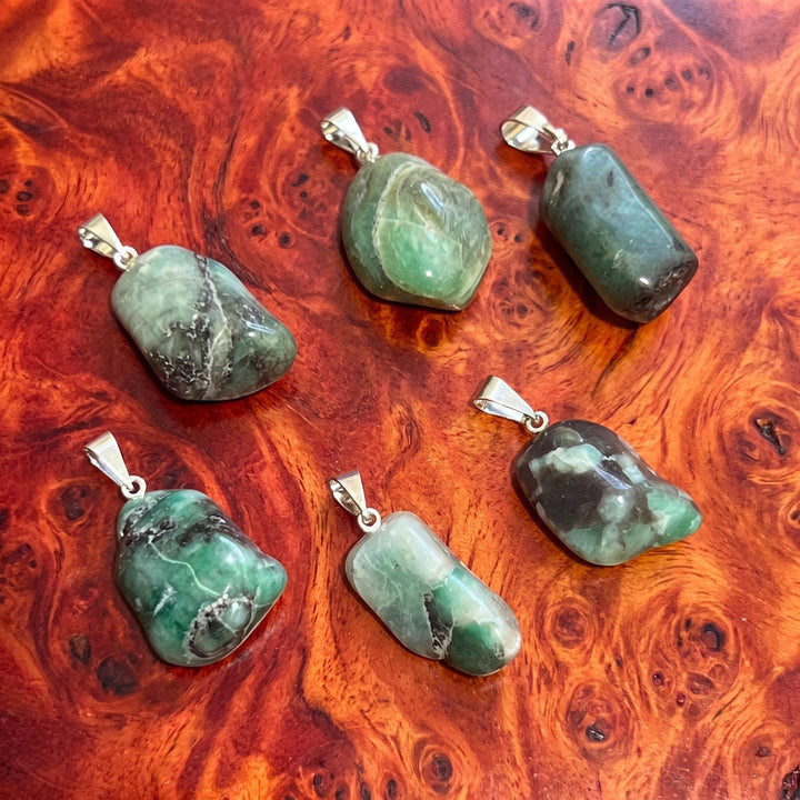 Small Emerald Tumbled Crystal Pendant (Silver Bail)