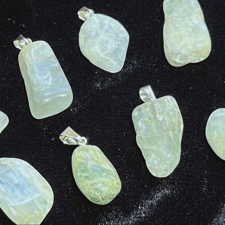 Blue Aquamarine Tumbled Crystal Pendant (Silver Bail)